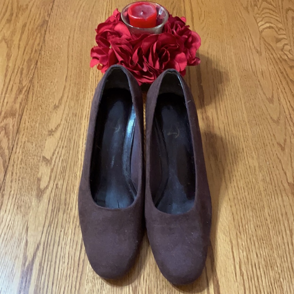 Rich brown suede 3” heels